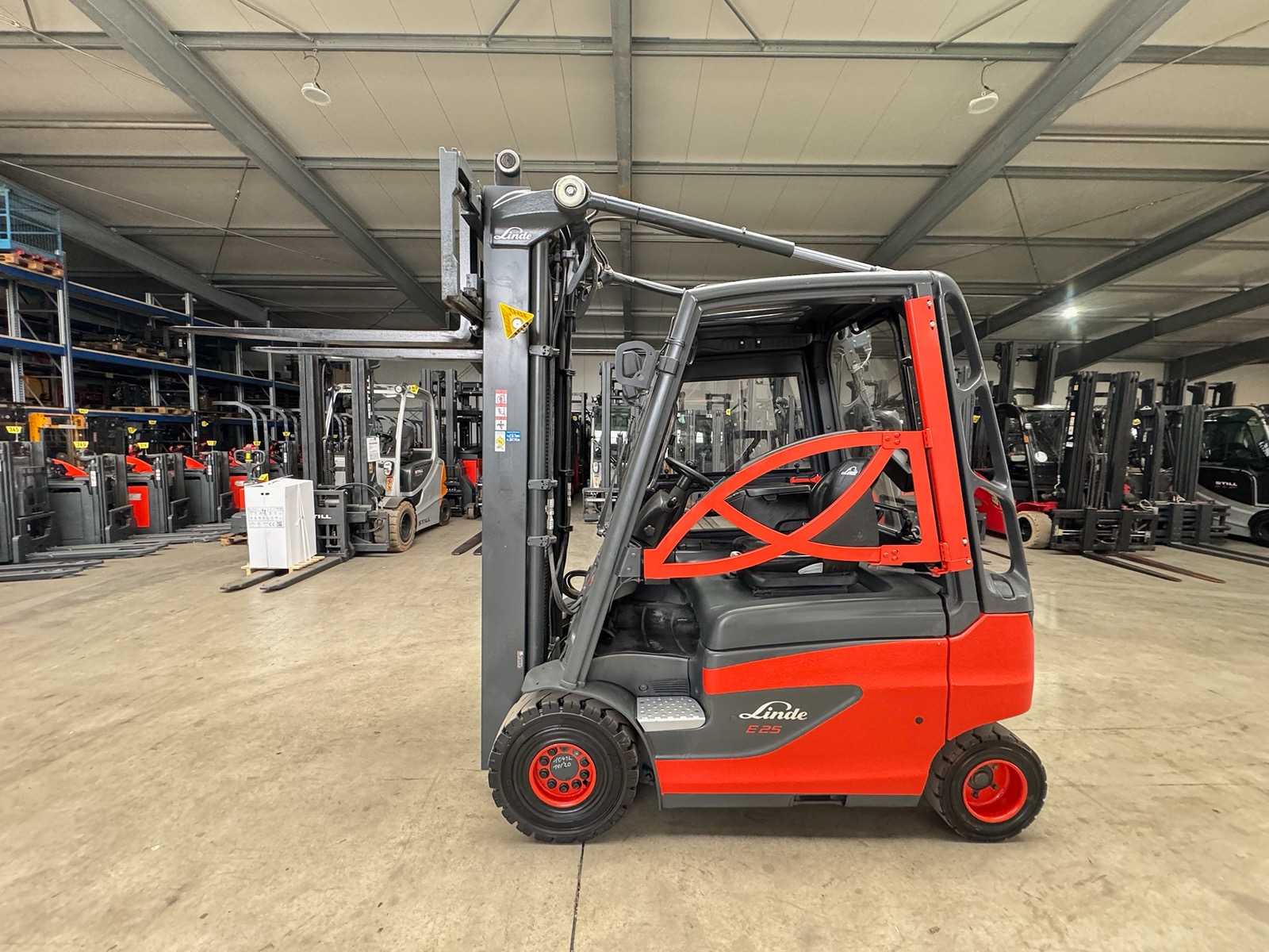 2019 Service + UVV 04/2027 Linde E25 EVO 2.500kg Triplex 548cm 4.Valve Electric Forklift Forklift 5.007 Hours