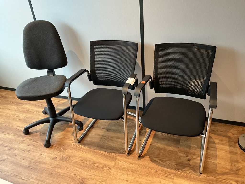 2x Chaise de conférence SEGER + Chaise de bureau