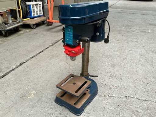 Machine de forage à colonnes Power Plus POW302