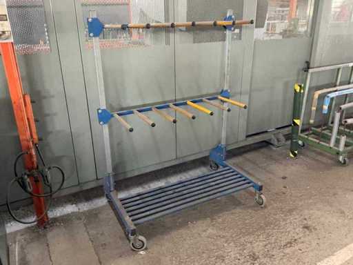 Tramvai de transport cu profil