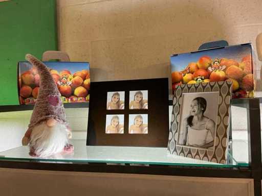 Various decoration/gift items