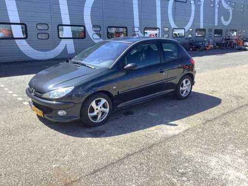 2004 Peugeot 206 1.4-16V XS Pack Passenger Car 33-PN-TJ