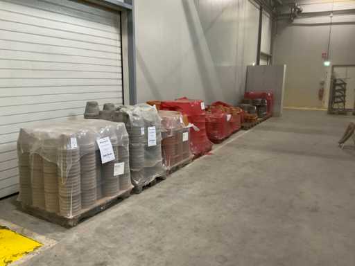 Lot de vase de faian??