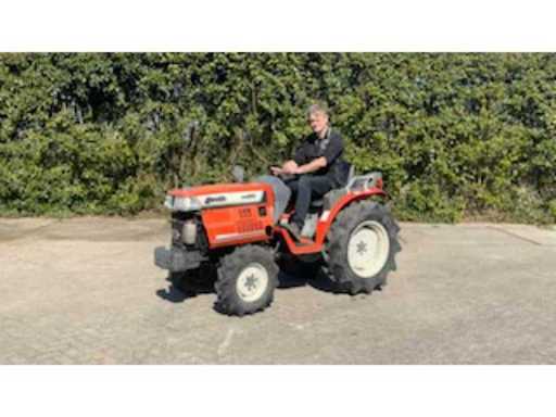 fe3d4bab-c751-4fca-b80b-16fafd41c9dc.mp4