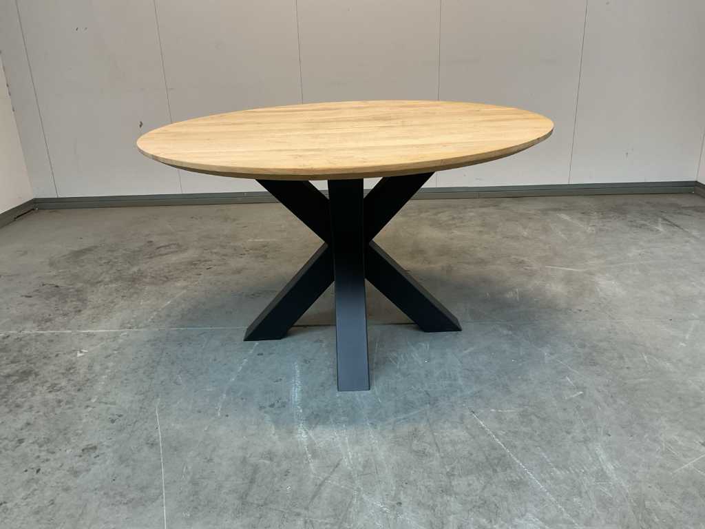 Table de salle à manger ronde en chêne avec facettés 130 cm