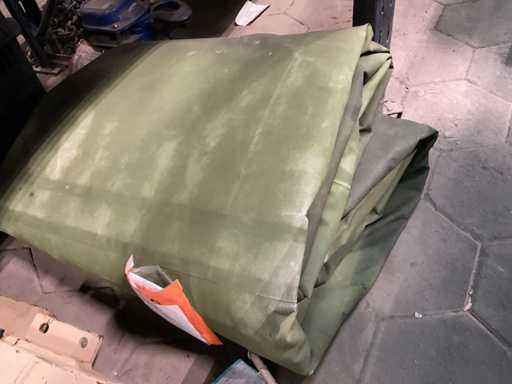 Housse de véhicule aménagée