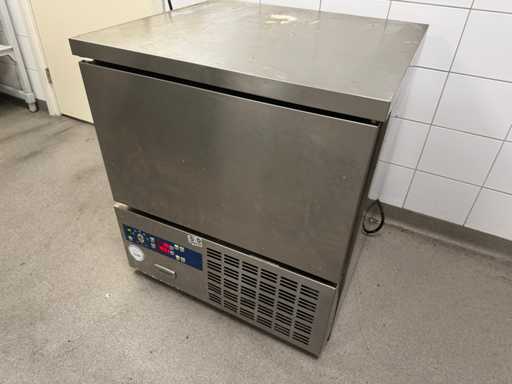 Electrolux - RBF051 - Refroidisseur à souffle