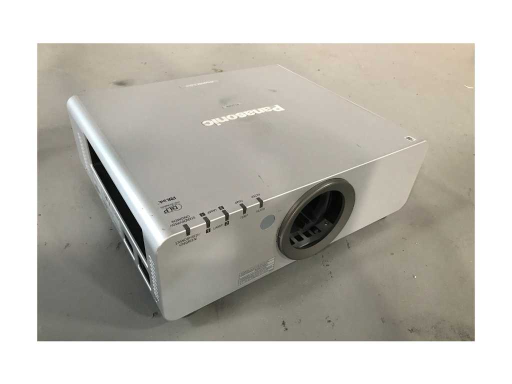 Panasonic - PT-D5000 - Panasonic 5,000 lumen projector - tri-DLP - 1024x768