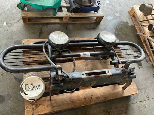 Metalen bumper/voorzetstuk voor Landrover of Minerva Jeep