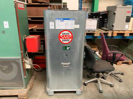 2003 Schütz 700/1000 Verticale opslagtank met 500L mazout