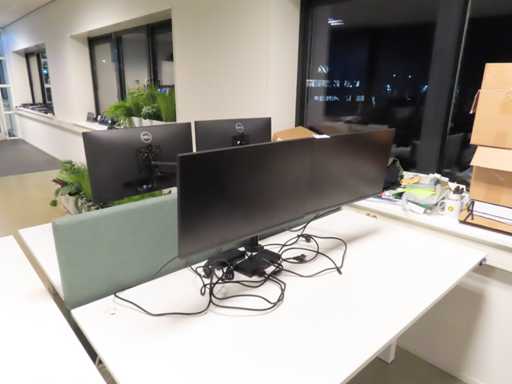 Dell - P2422H - Podwójny monitor na ramieniu monitora (2x)