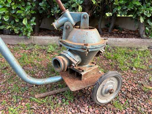 Pompe à eau mobile manuelle