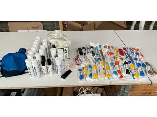 Mix kavel sneaker onderhoud producten & veters