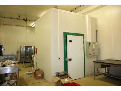 Entrepôt frigorifique MONTENAY 320 x 260