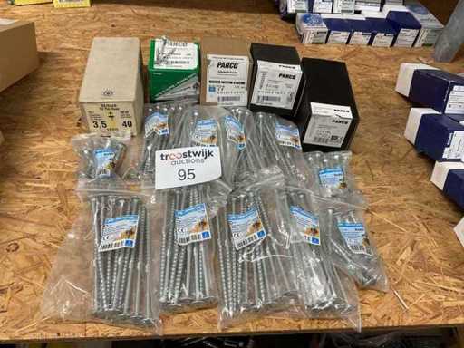 Säcke und Kisten, lange Holzschrauben