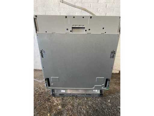 Grundig GNVP4420 Posi da 15 posti completamente integrati