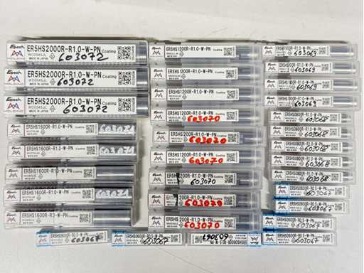   Beaucoup d’outils en carbure solide