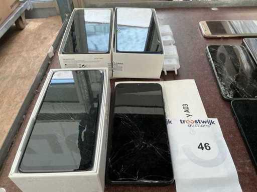 Samsung A03 + A50 Beschadigde Smartphone A50 (4x)