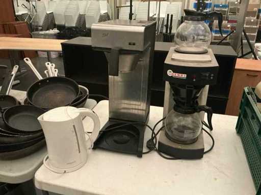4 Koffiemachines en 1 waterkoker