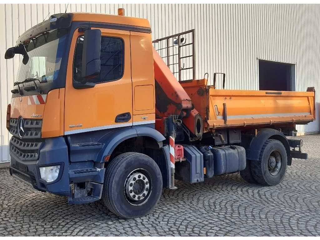 Mercedes-Benz - DREISEITENKIPPER - LKW Arocs Kipper mit Ladekran - 2014