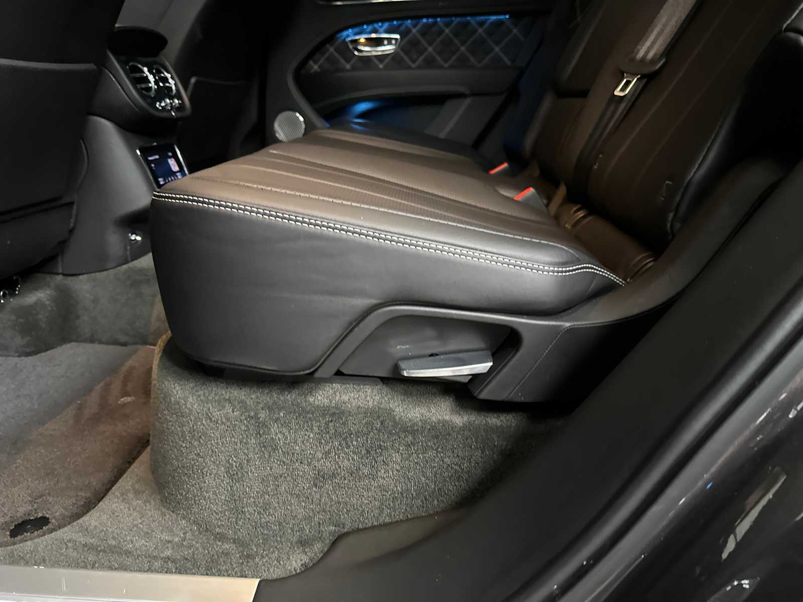 Bentley Bentayga 4.0 V8 First-Edition 550pk 2021