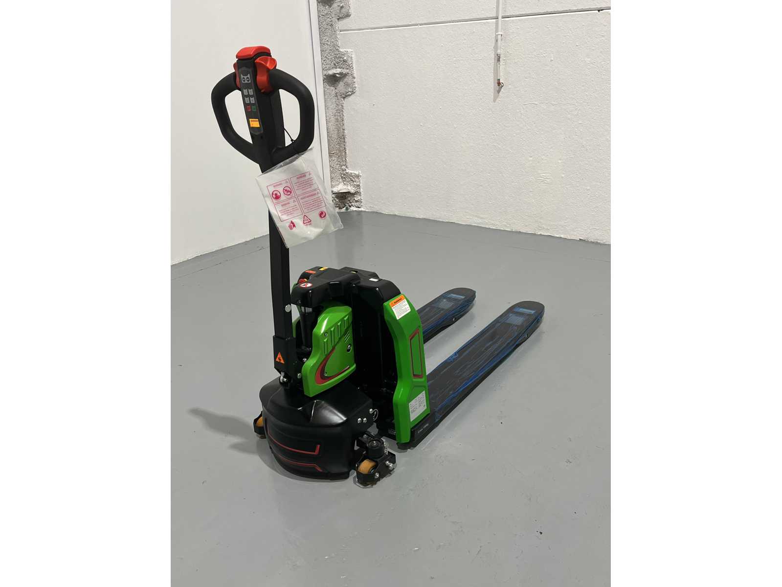 RTM EQUIPMENT Electric Pallet Truck EPT15V
