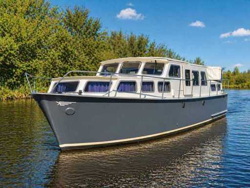 Boats, sailboats, vehicles, garden and park