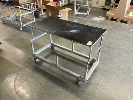 Table de travail petite sur roulettes / chariot de rangement 75x133cm