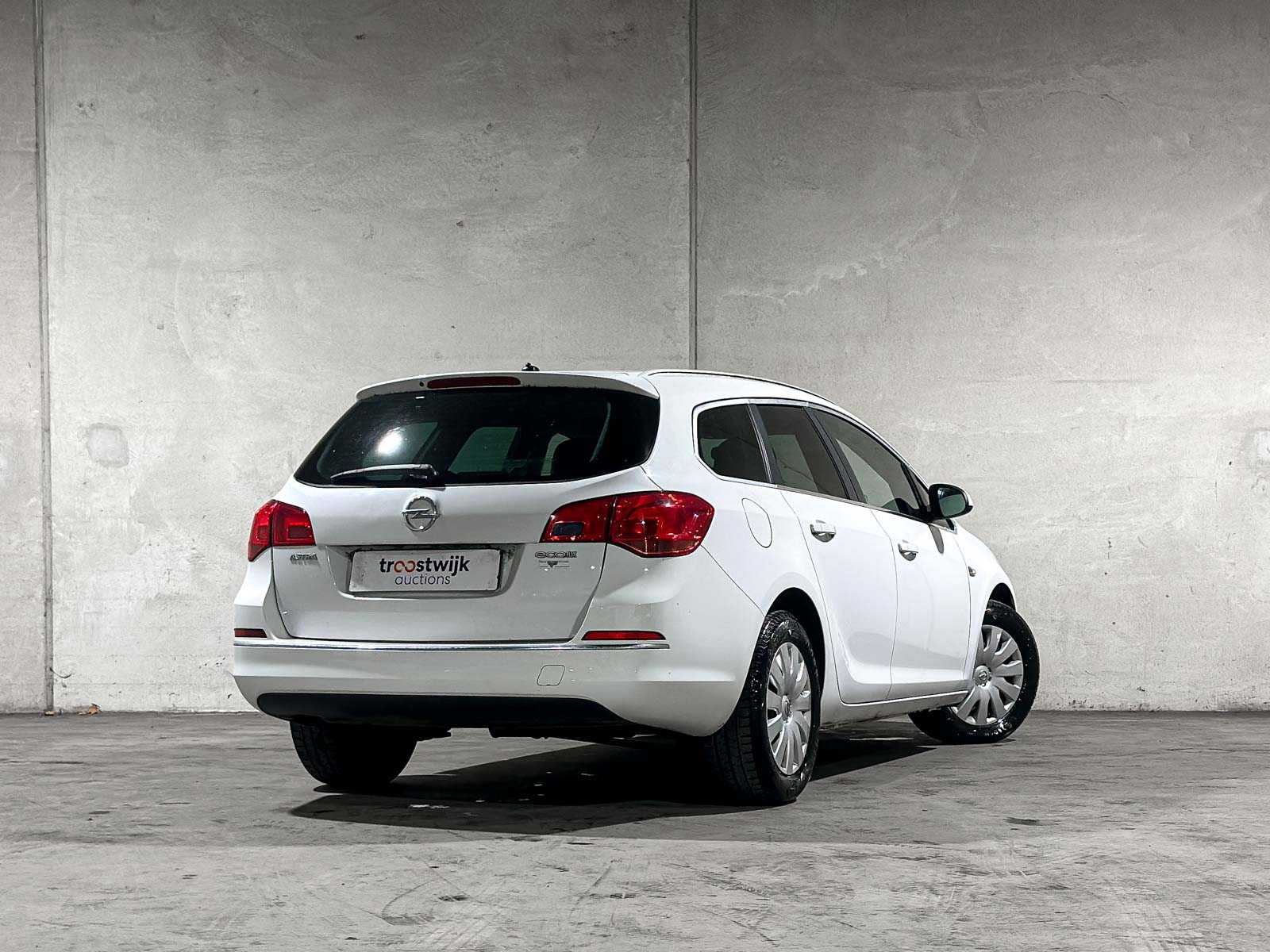 Opel Astra Sports Tourer 1.4 Design Edition 101pk 2013 (Origineel-NL), 5-SJJ-38