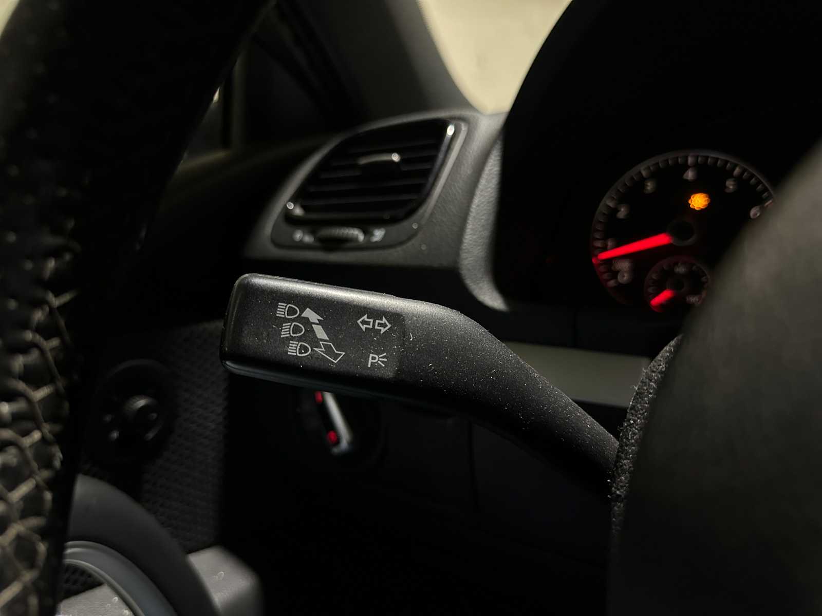 Volkswagen Scirocco 1,4 TSI Highline 122 PS 2009, J-351-JG