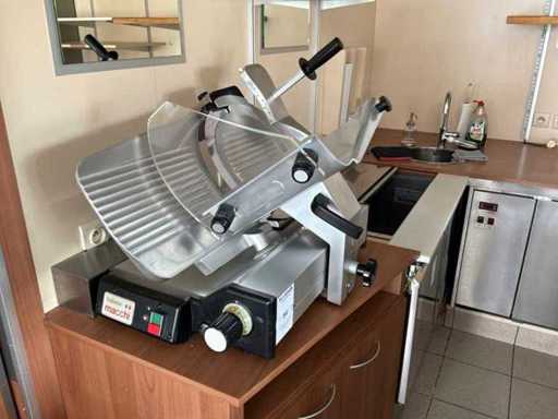 Macchi Table Cutting Machine