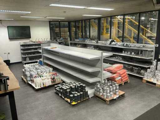 Shop shelving (3x)