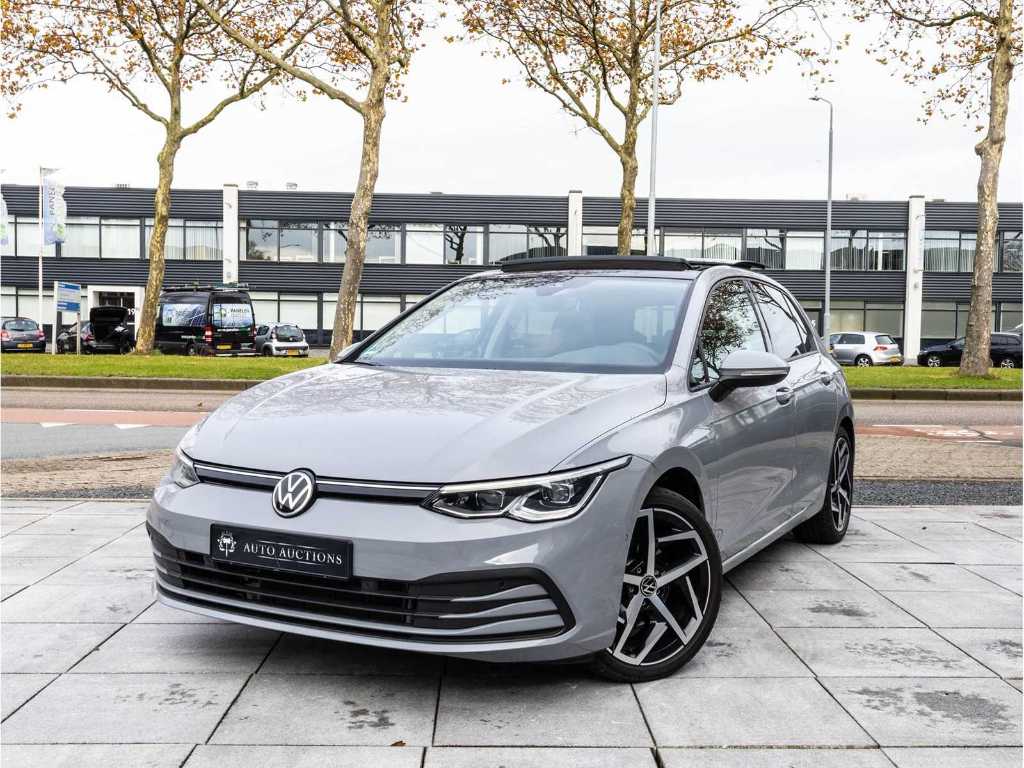 Volkswagen Golf 1.5 eTSI Life Automatik 2020 Panoramadach IQ Lichtmatrix LED-Speichermassage Toter-Winkel-Sensor 18"Inch