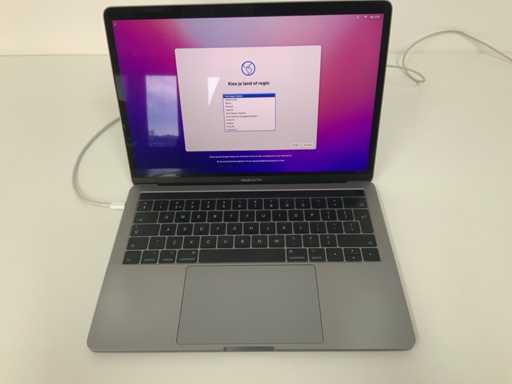 Apple A1706 13-calowy MacBook Pro MPXW2N/A Laptop