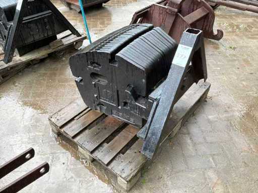 New Holland Frontgewicht, "810 kg"