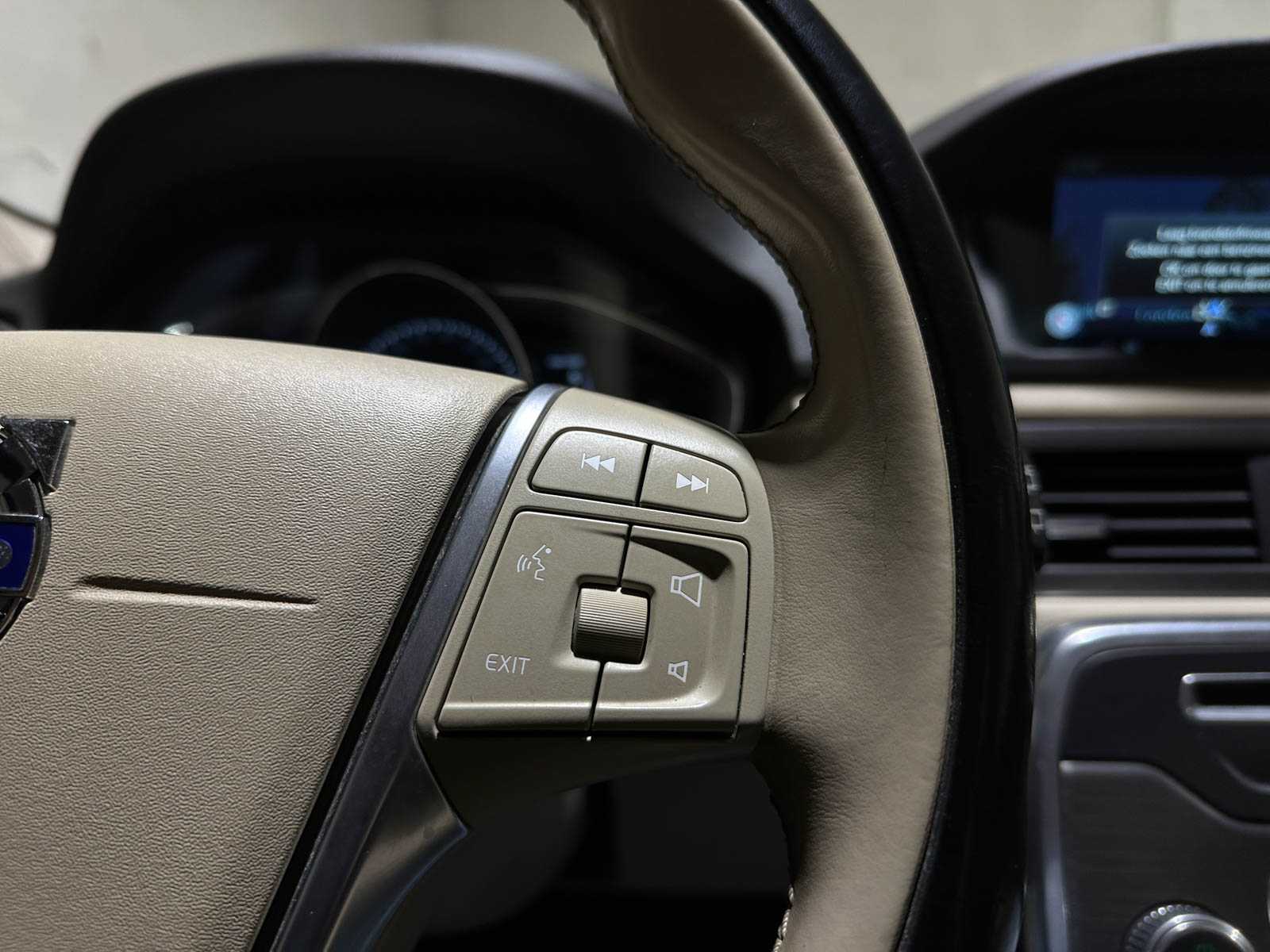 Volvo V70 2.0 D4 Summum 181pk 2015 (Origineel-NL), GB-859-B