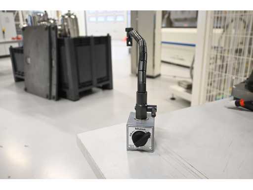 Mitutoyo 7012-10 Magnetic Dial Gauge Tripod