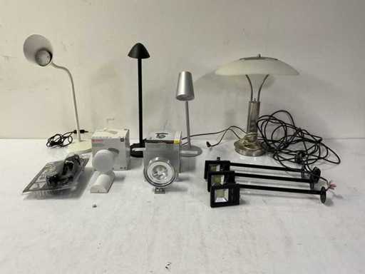 Partij diverse Tafellampen en bouwlampen