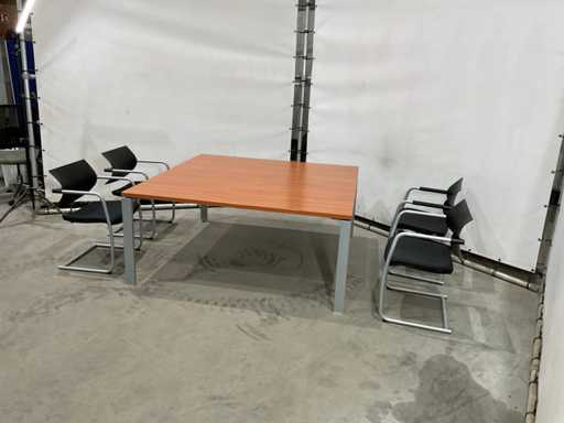 Gilder Tavolo con sedie