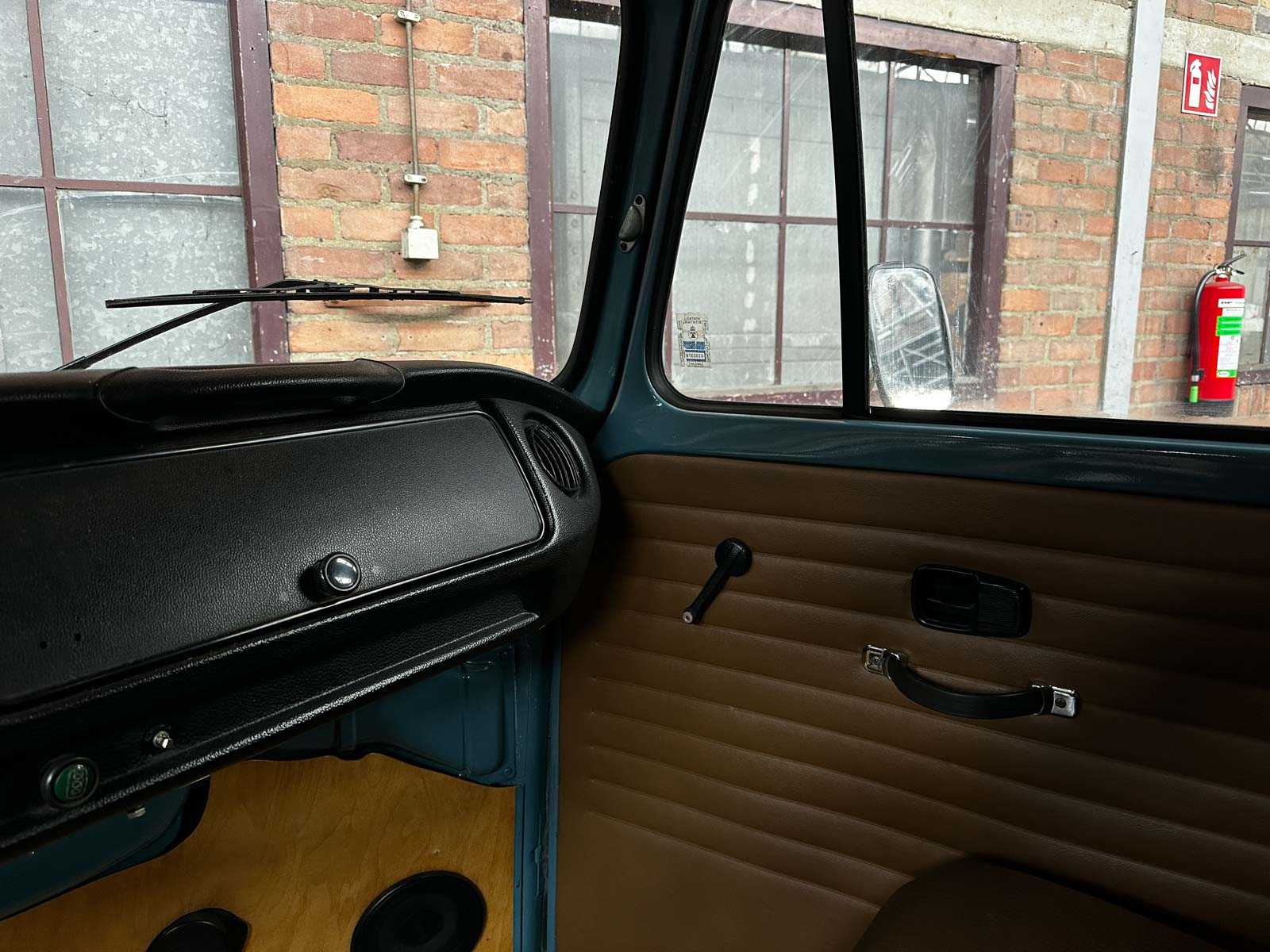 Volkswagen 23-517 Camper 1973, 07-YB-44