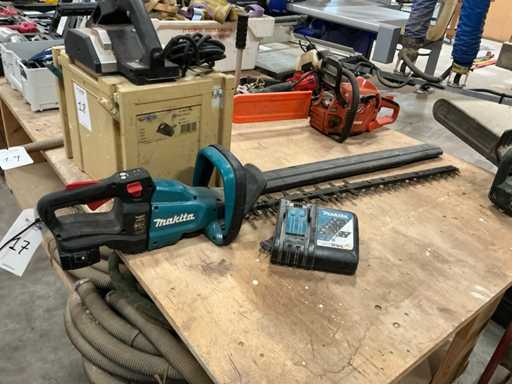 Makita DUH751 Hedge Trimmer 18v battery