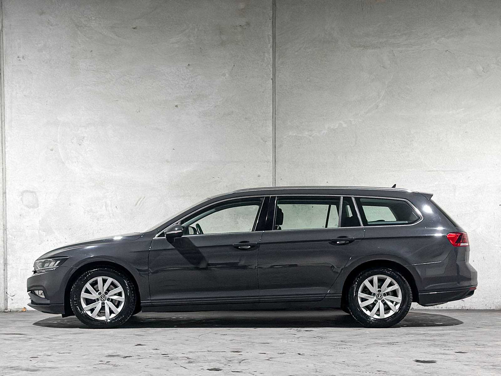 Volkswagen Passat Variant 1.5 TSI Business 150pk 2020 (Origineel-NL+1e eignaar), J-046-XK