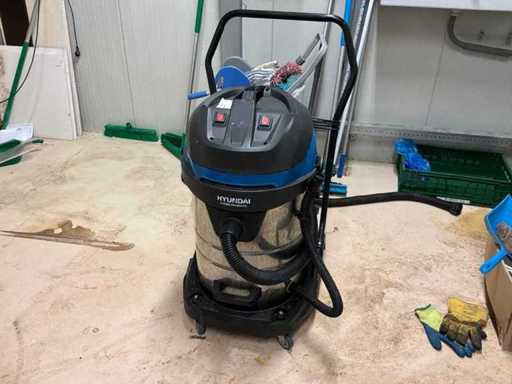 Staubsauger und Reinigungswagen