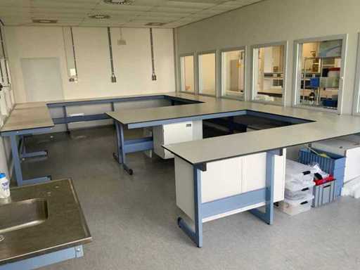 Laboratory table setup