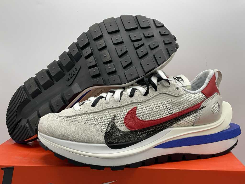 Nike Vaporwaffle Sacai Fuchsia Game Royal Sneakers 44 1/2