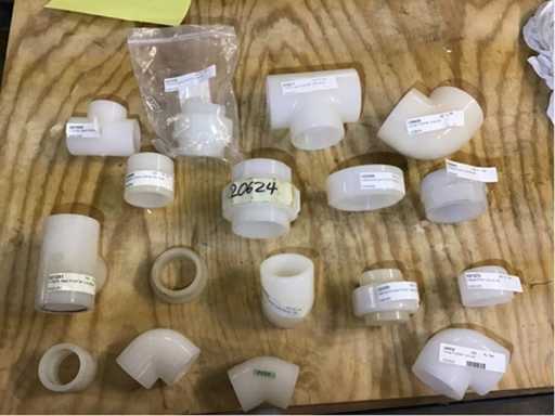 Accessori per articoli per tubi in plastica