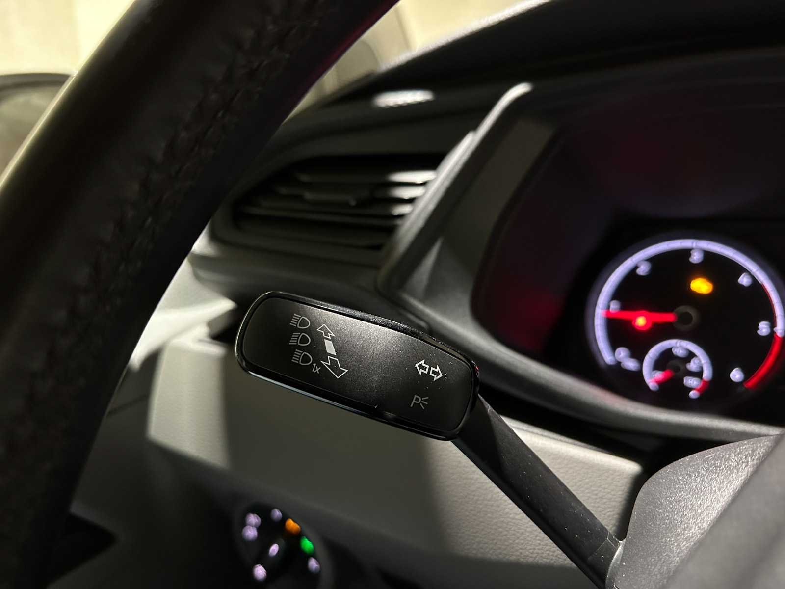 Volkswagen Transporter 2.0 TDI L2H1 30 DC 6-Persoons Highline 150pk 2020 (Origineel-NL), VGK-42-L Bedrijfswagen