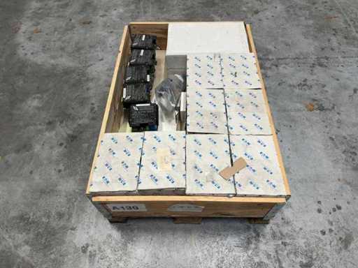 Eaton – partia materiałów do przełączania + zasilaczy/transformatory