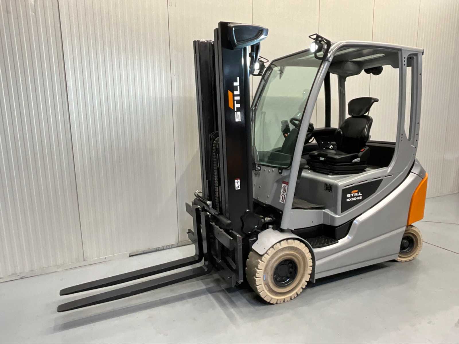 Still RX60-25 – Forklift 2021 Triplex- Freelift – Sideshift – 5542 hours