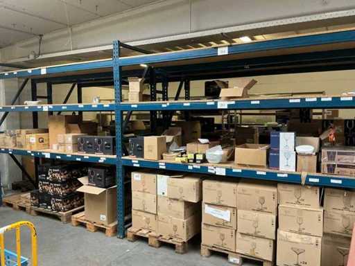 Fournée de vaisselle, verres et divers